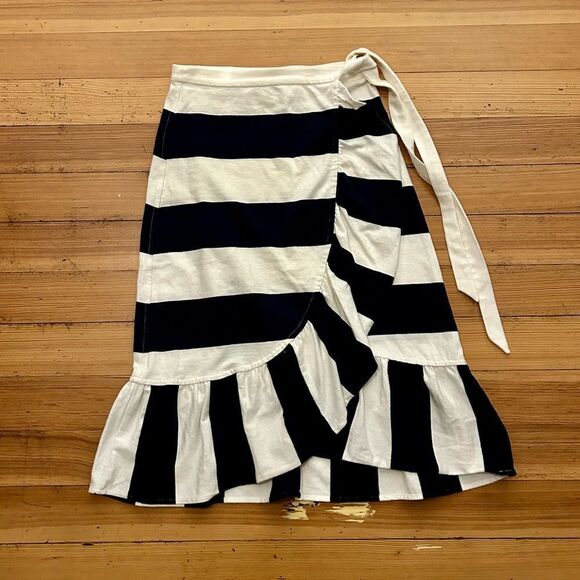 J. Crew rugby knit wrap skirt Navy/ Ivory. Size XS. - Picture 4 of 13